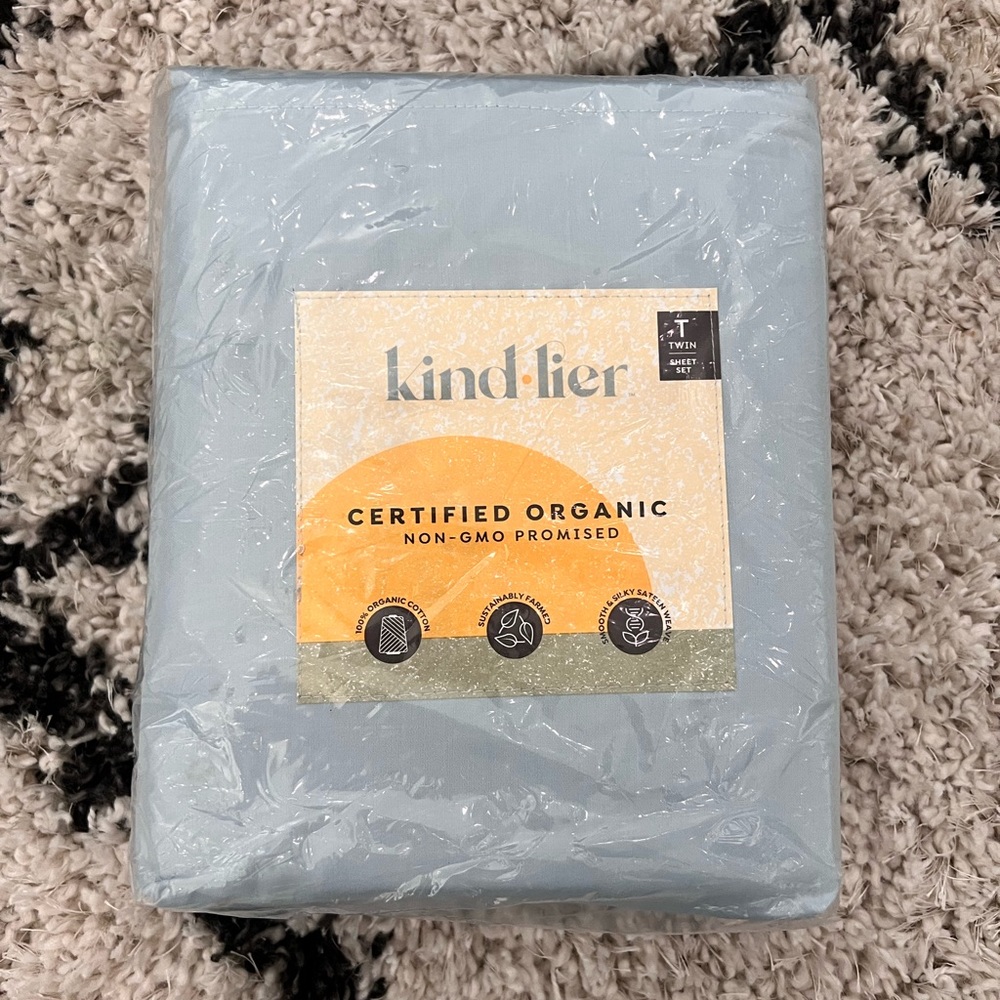 Twin 100% Organic Cotton Solid Sheet Set Sky - Kindlier